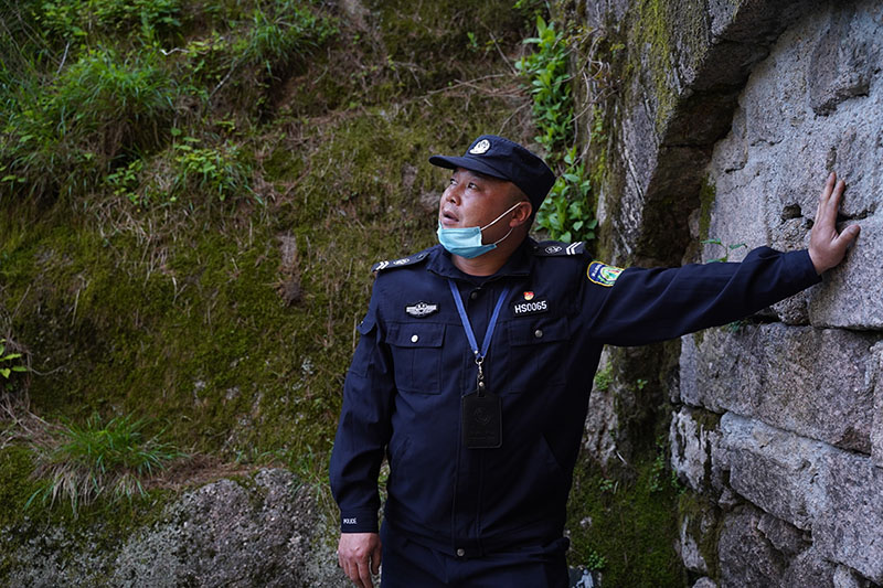 ɡ  