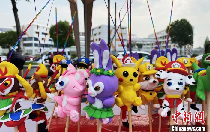 扬州面塑秀丽、典雅、细致、优美、精巧,是中国南方面塑的代表。 崔佳明 摄