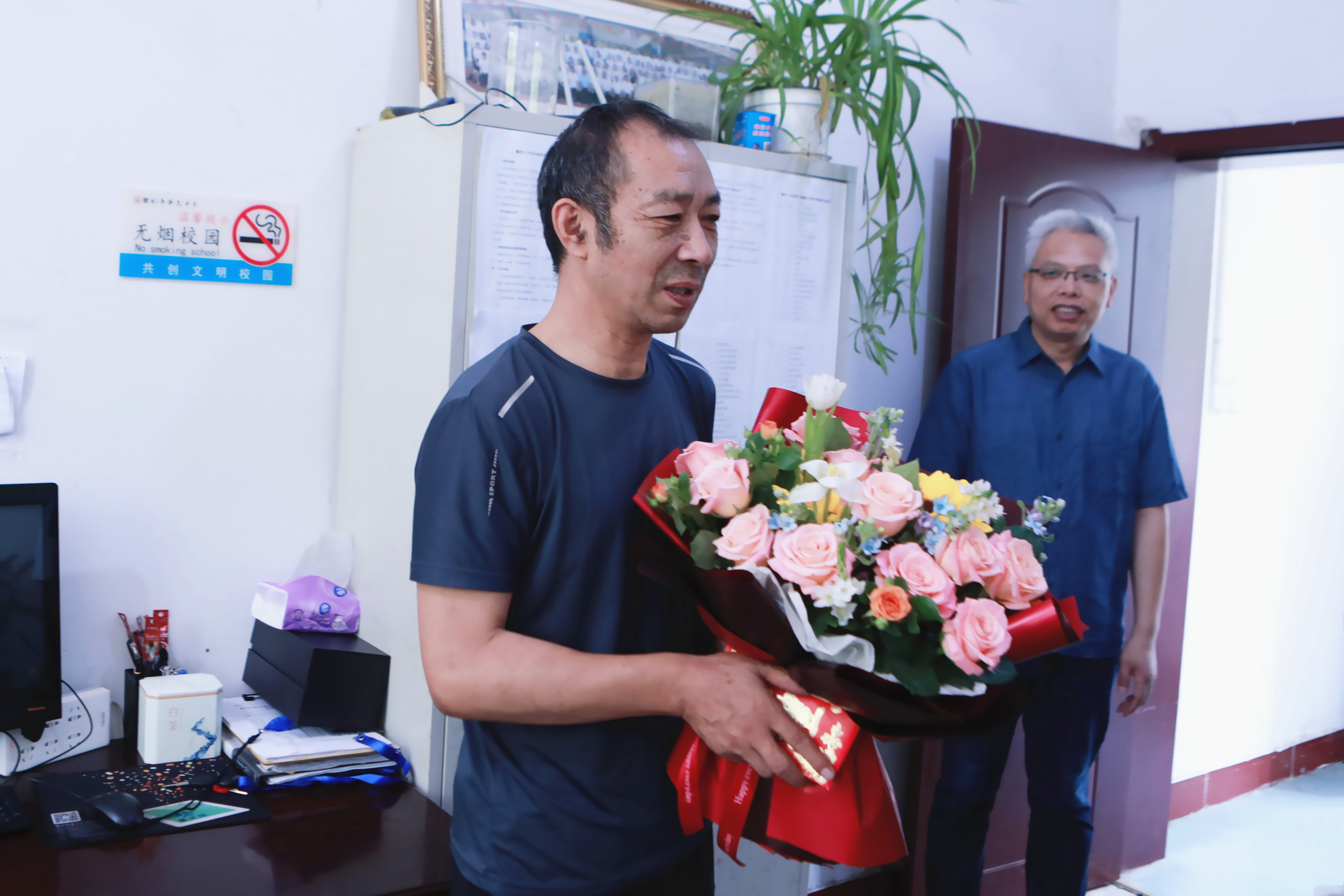 �������н�ʦ��ʿ�顣����������ί��������ͼ