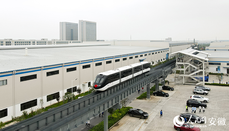 合肥比亚迪长丰园区的云巴。人民网 王锐摄