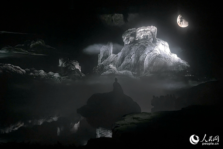 ����ӳ���ġ��ع�ˮī����Ķ�����ѧ�⾳������������ ��ӯ��