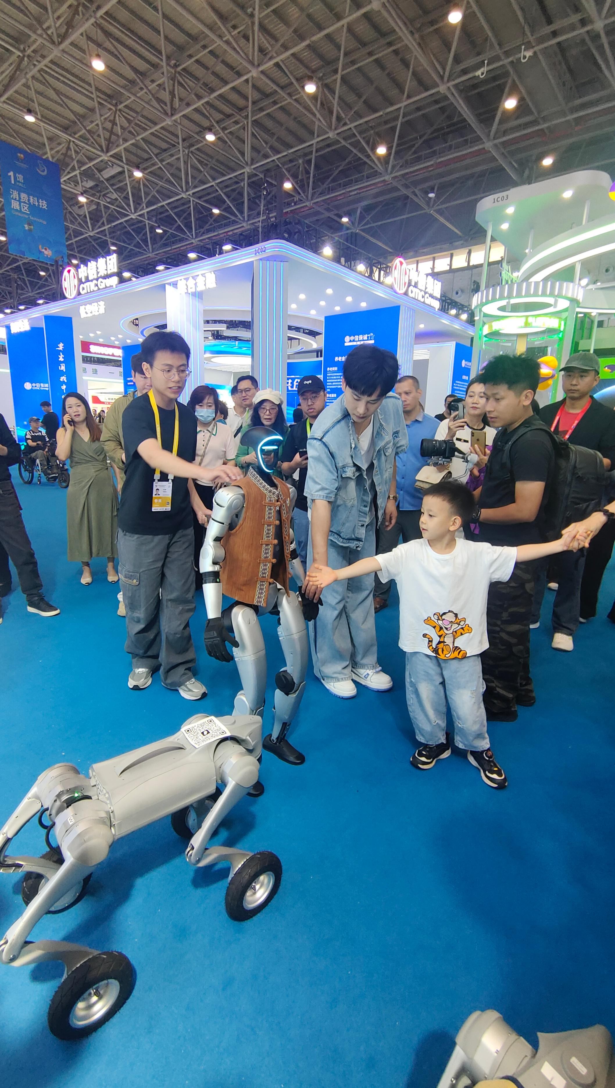 �������ֳ��������˵ȿƼ����Ѳ�Ʒ������չ��פ�㡣���������� ��ͮ��