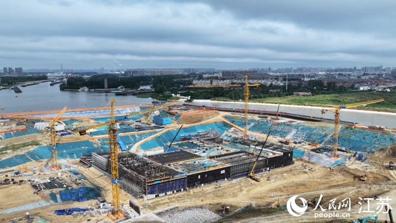 淮河入海水道淮安枢纽二期施工中。人民网记者 马晓波摄