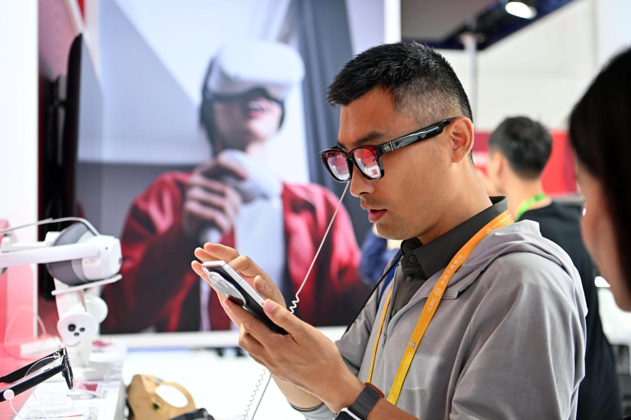 �ڵ������й����ʹ�Ӧ���ٽ��������ϣ��ι����������AI�۾������������� ��������