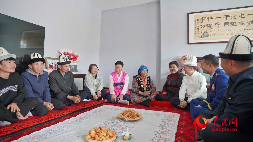 �ڡ�����ģ�������꺹��ë�ն���У��������������Ӣ��ģ���������α������һ�á����������� ��������