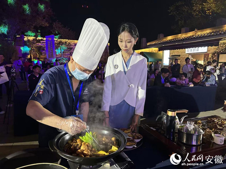 “超级皖”美食争霸赛安庆市大观区预选赛现场。人民网记者 高飞跃摄